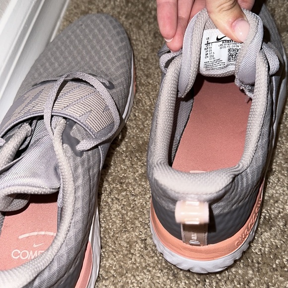 Nike running shoes - Picture 3 of 4